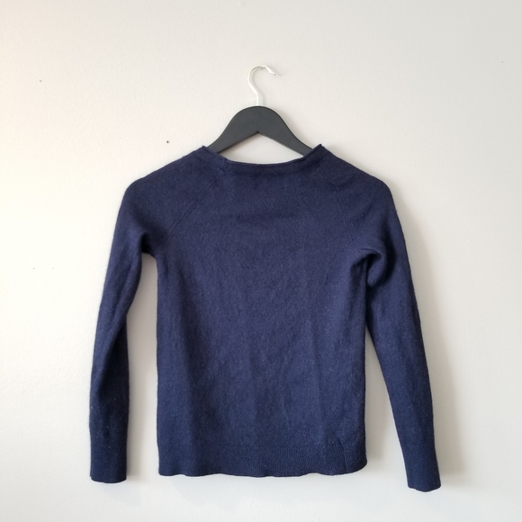 XS Banana Republic Sweater - Picture 3 of 12